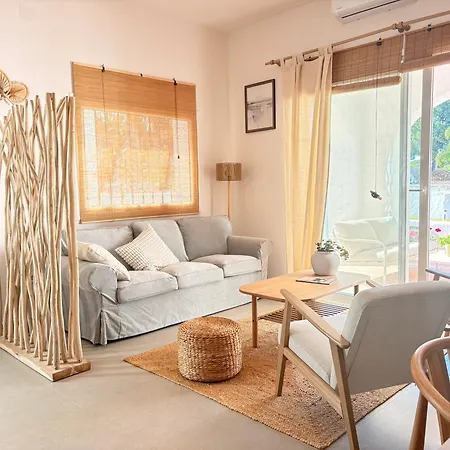 Amplio Apartamento Con Gran Porche 아파트