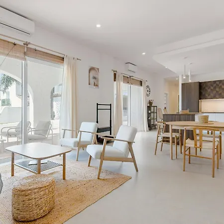 Amplio Apartamento Con Gran Porche 아파트 *